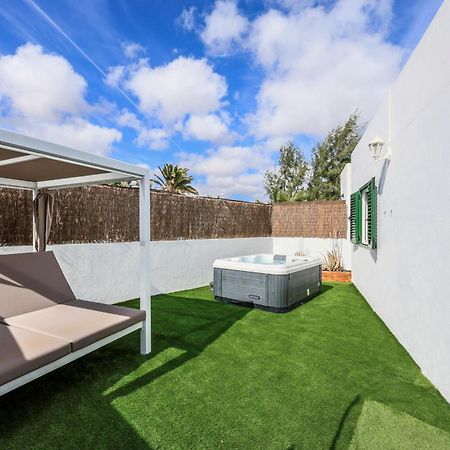 Villas New Lanzasuites Plus Playa Blanca  Exterior photo