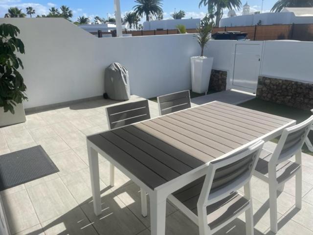 Villas New Lanzasuites Plus Playa Blanca  Exterior photo