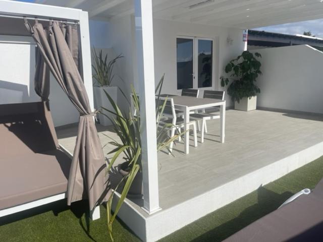 Villas New Lanzasuites Plus Playa Blanca  Exterior photo