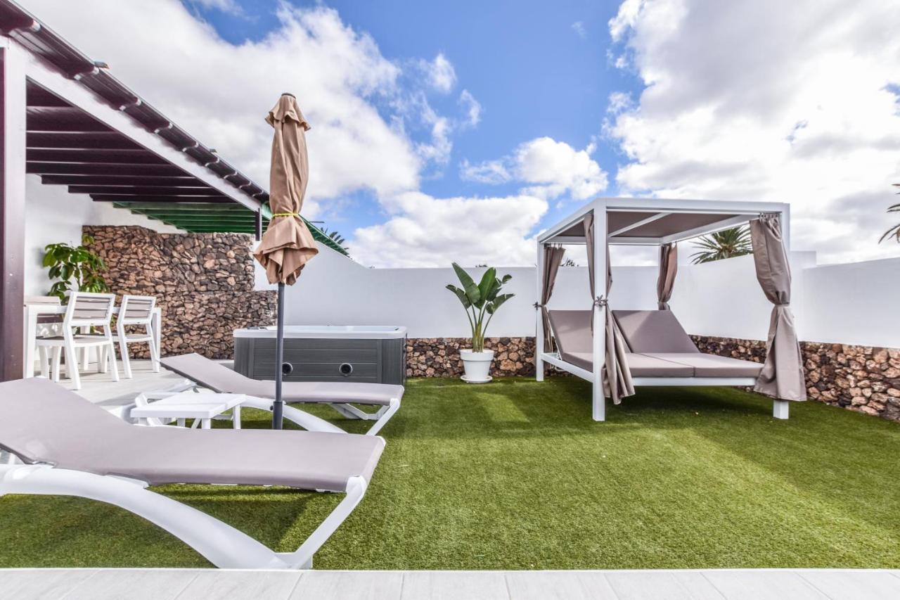 Villas New Lanzasuites Plus Playa Blanca  Exterior photo