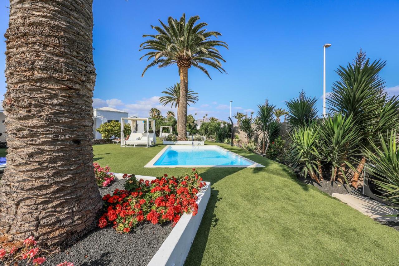 Villas New Lanzasuites Plus Playa Blanca  Exterior photo